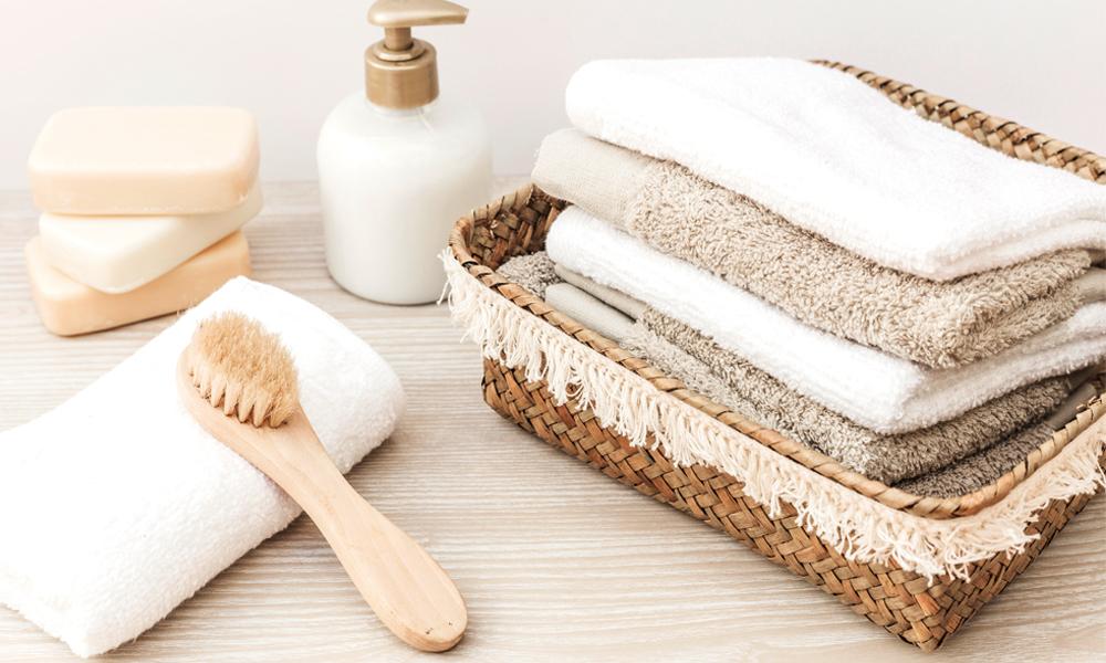Cotton or Microfiber Towel: Which is Better for Your Skin & Environment?